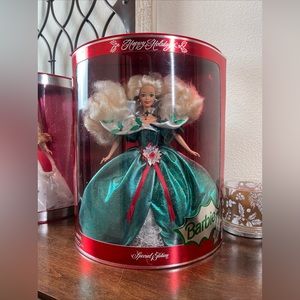 1995 happy holidays barbie special edition doll.